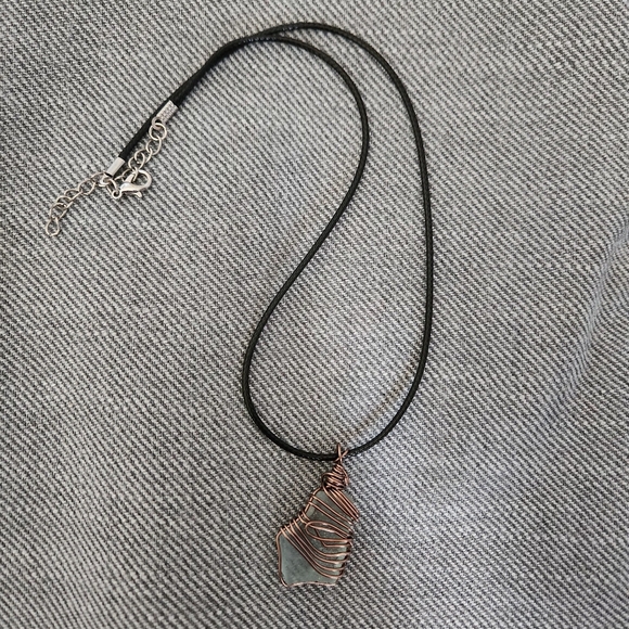 Handmade beach glass necklace - Picture 3 of 3